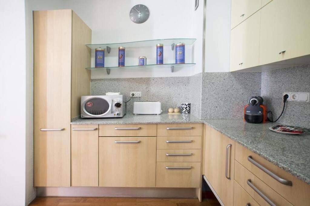 Canela Homes Universitat Apartment